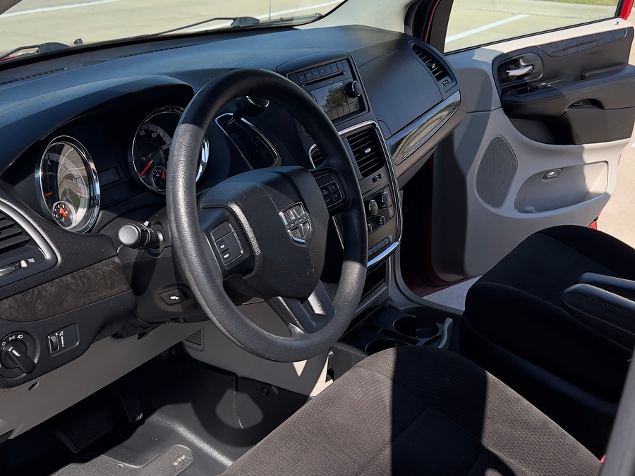 Used 2013 Dodge Grand Caravan SE - BraunAbility Side Entry Entry Fold Out Automatic Ramp