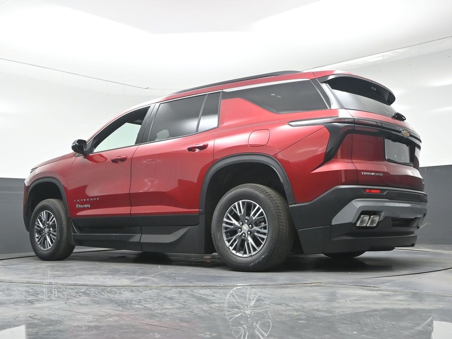 New 2026 Chevrolet Traverse 1LT - BraunAbility Side Entry In Floor Automatic Ramp