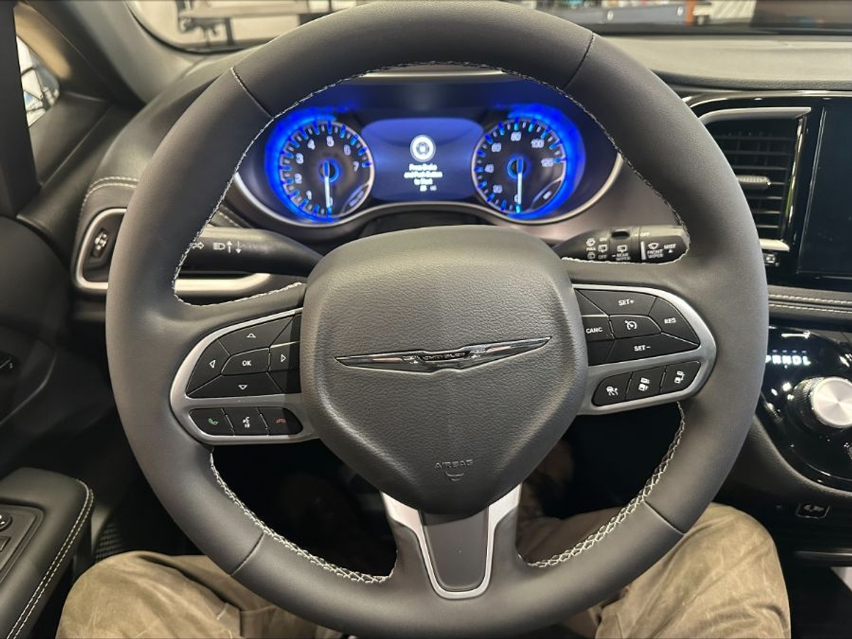 2025 CHRYSLER PACIFICA - Image 22