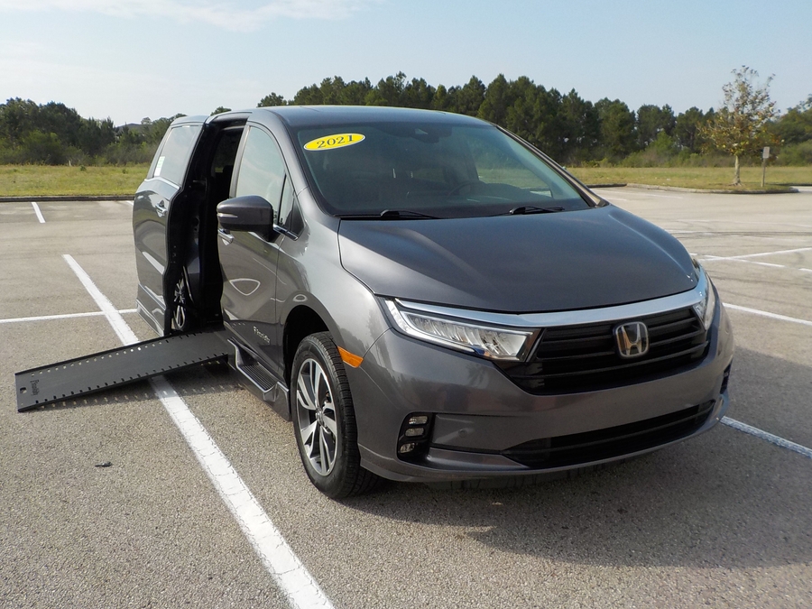 Grey Honda Odyssey image number 1