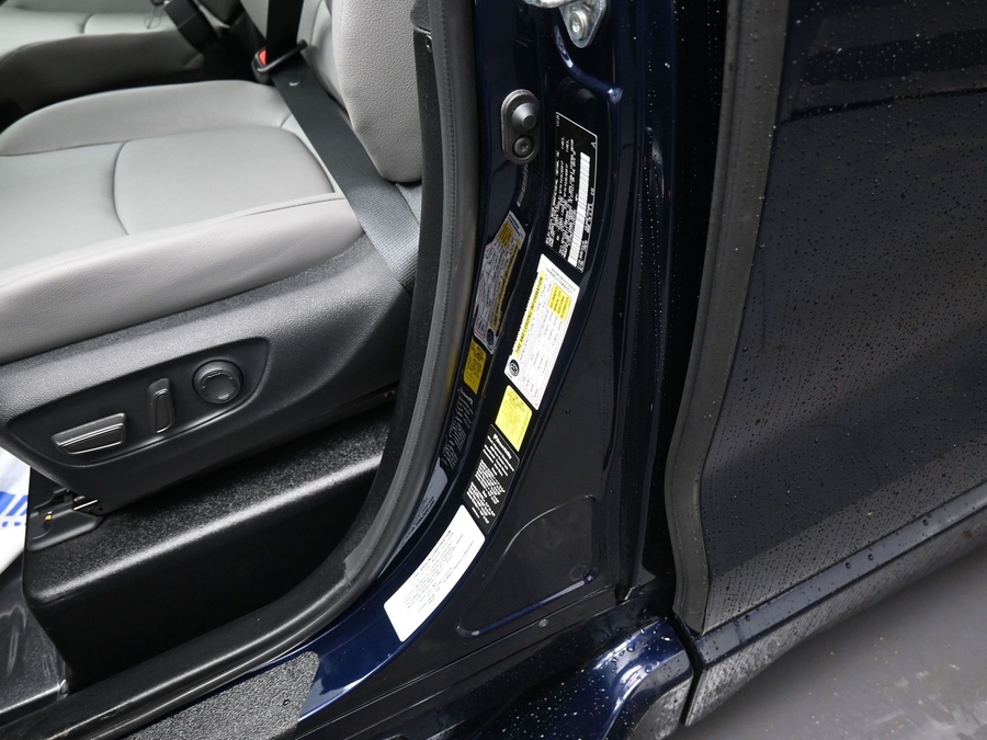 New 2026 Toyota Sienna Hybrid XLE Add - BraunAbility Side Entry Entry In Floor Automatic Ramp