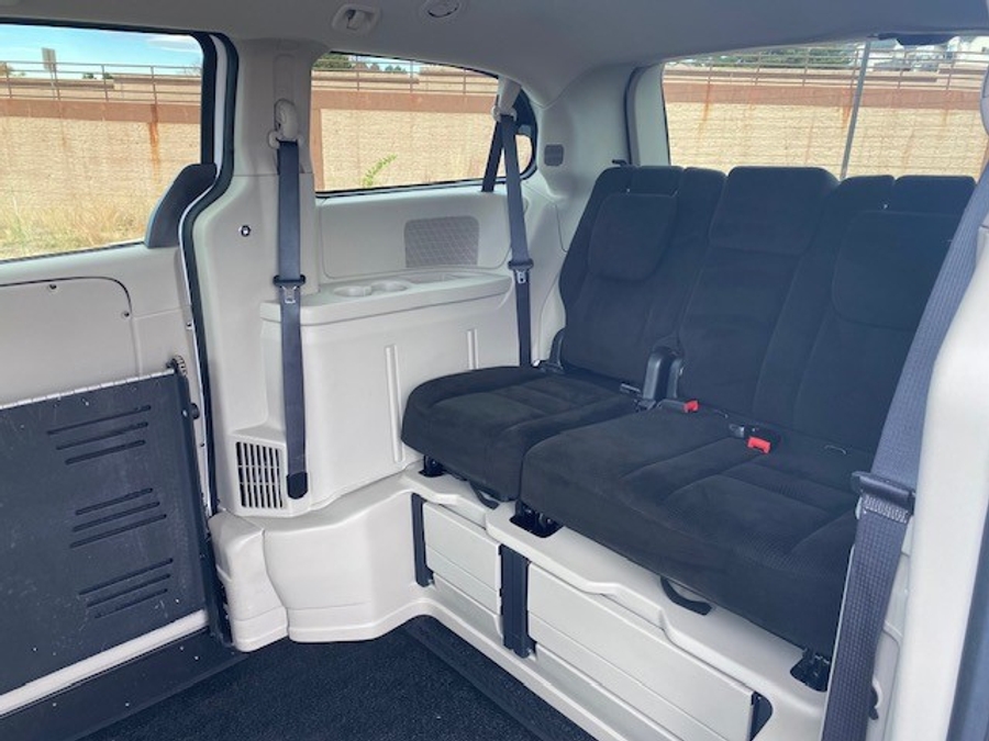 Used 2015 Dodge Grand Caravan SXT - BraunAbility Side Entry Entry Fold Out Automatic Ramp