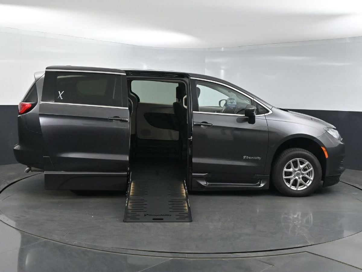 2023 CHRYSLER VOYAGER - Image 8