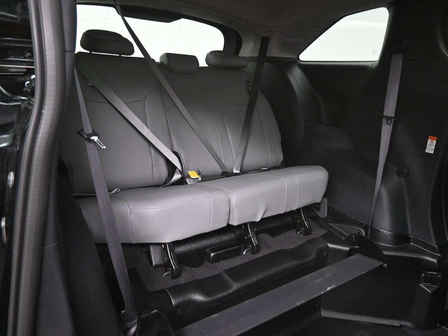 Imagen de la Toyota Sienna negra número 1