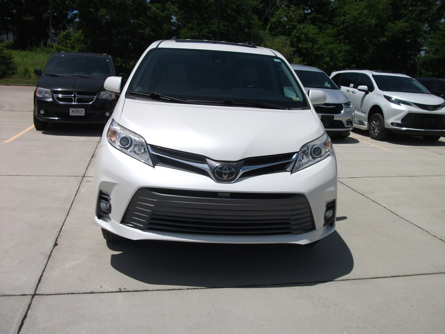 Used 2018 Toyota Sienna XLE - VMI Side Entry Entry In Floor Automatic Ramp