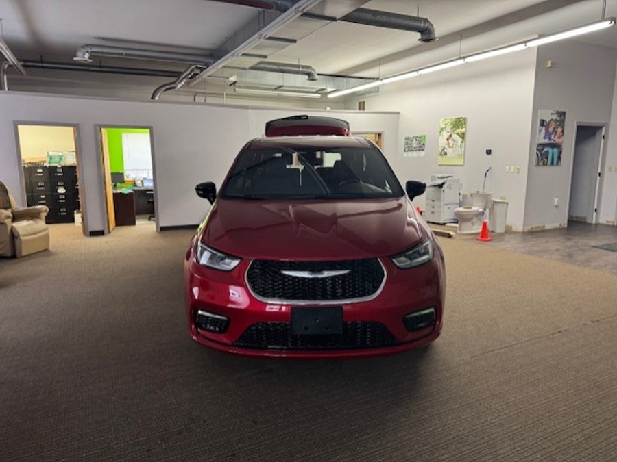 Red Chrysler Pacifica image number 9
