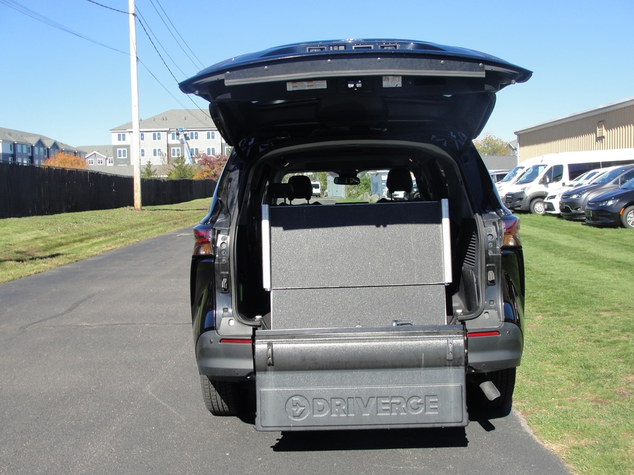 Black Toyota Sienna image number 8