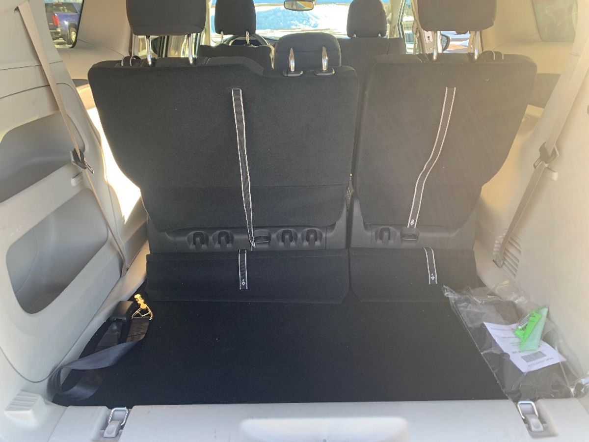 2024 CHRYSLER VOYAGER - Image 5