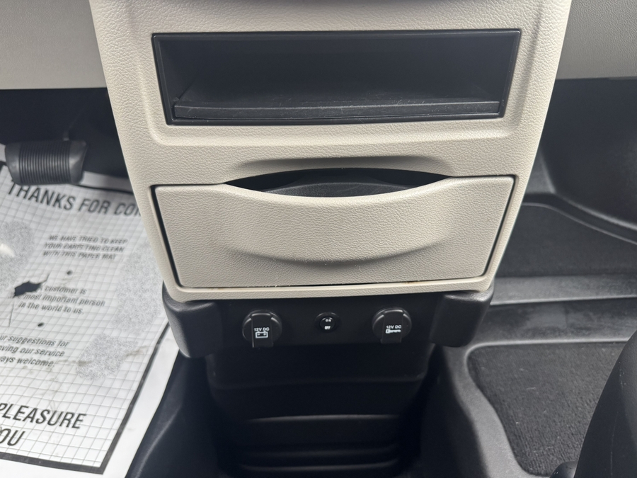 Blue Dodge Grand Caravan image number 7
