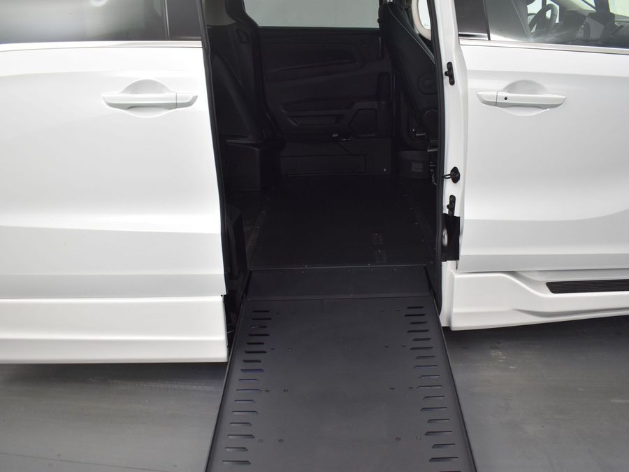 New 2025 Honda Odyssey Elite - BraunAbility Side Entry Entry In Floor Automatic Ramp