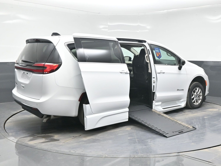 Used 2024 Chrysler Pacifica Touring L - BraunAbility Side Entry Entry In Floor Automatic Ramp