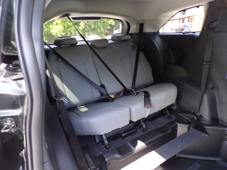 Black Toyota Sienna image number 16