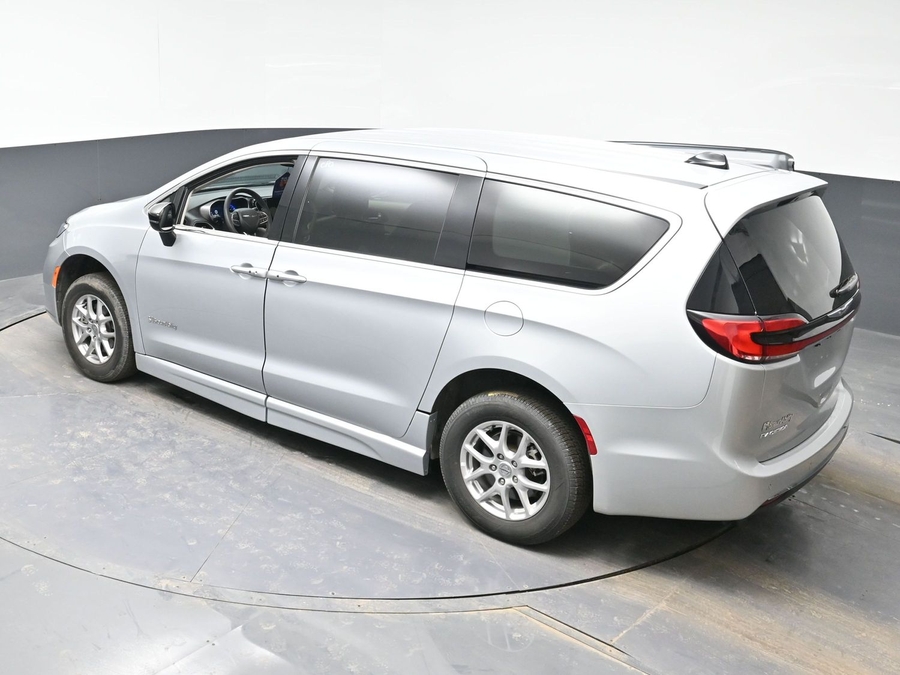 Used 2024 Chrysler Pacifica Touring L - BraunAbility Side Entry Entry Fold Out Automatic Ramp