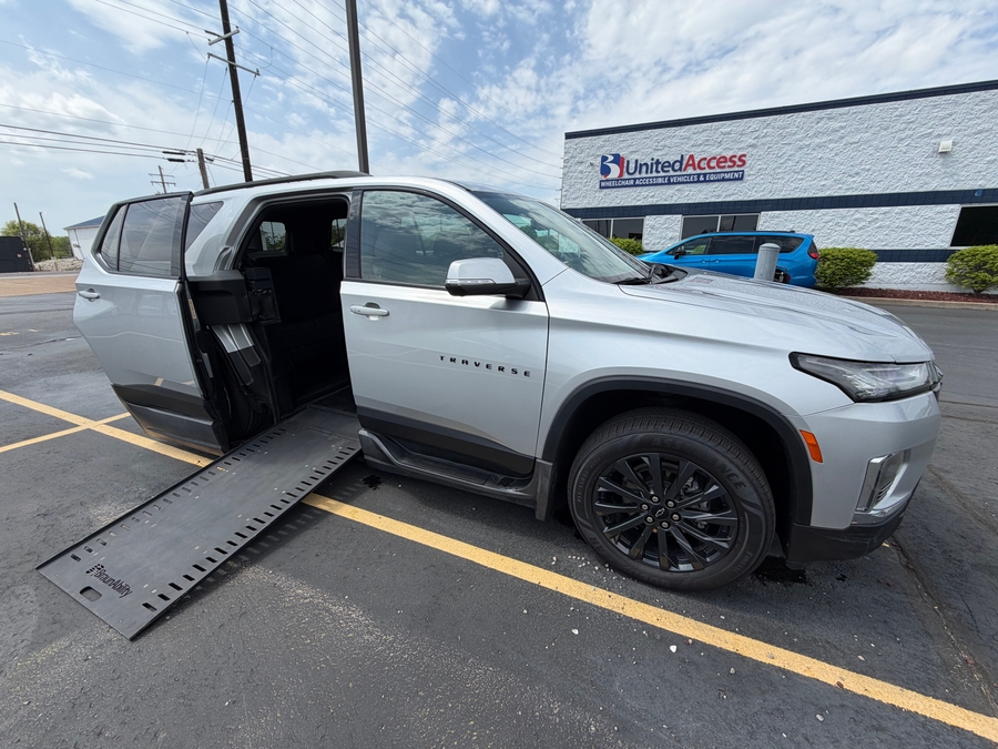 Used 2022 Chevrolet Traverse RS - BraunAbility Side Entry Entry In Floor Automatic Ramp
