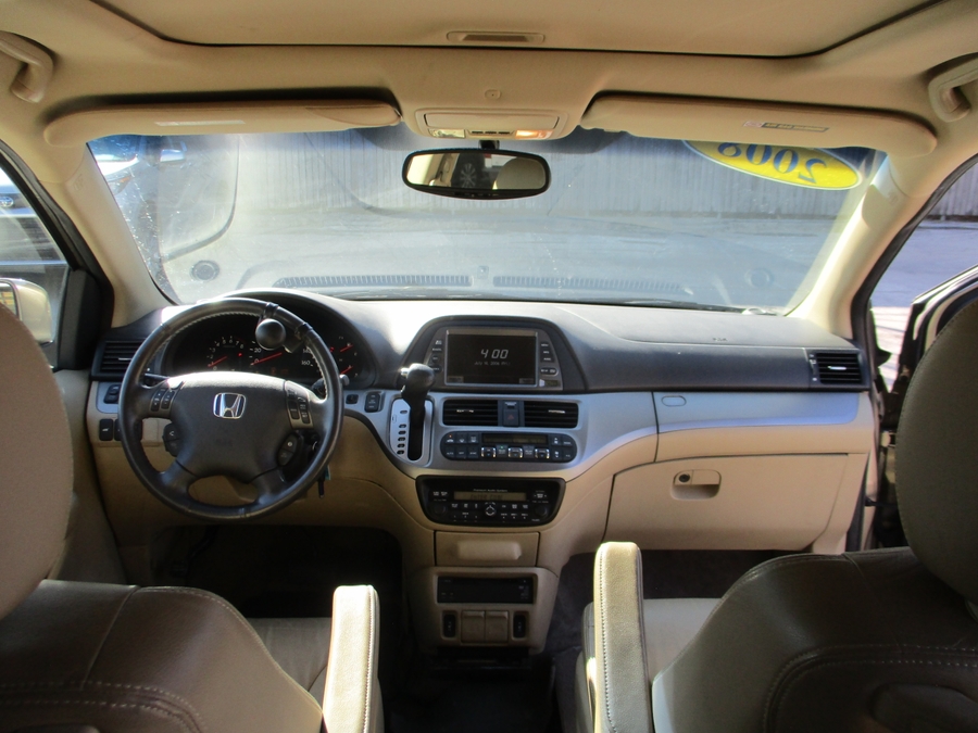 Gold Honda Odyssey image number 14