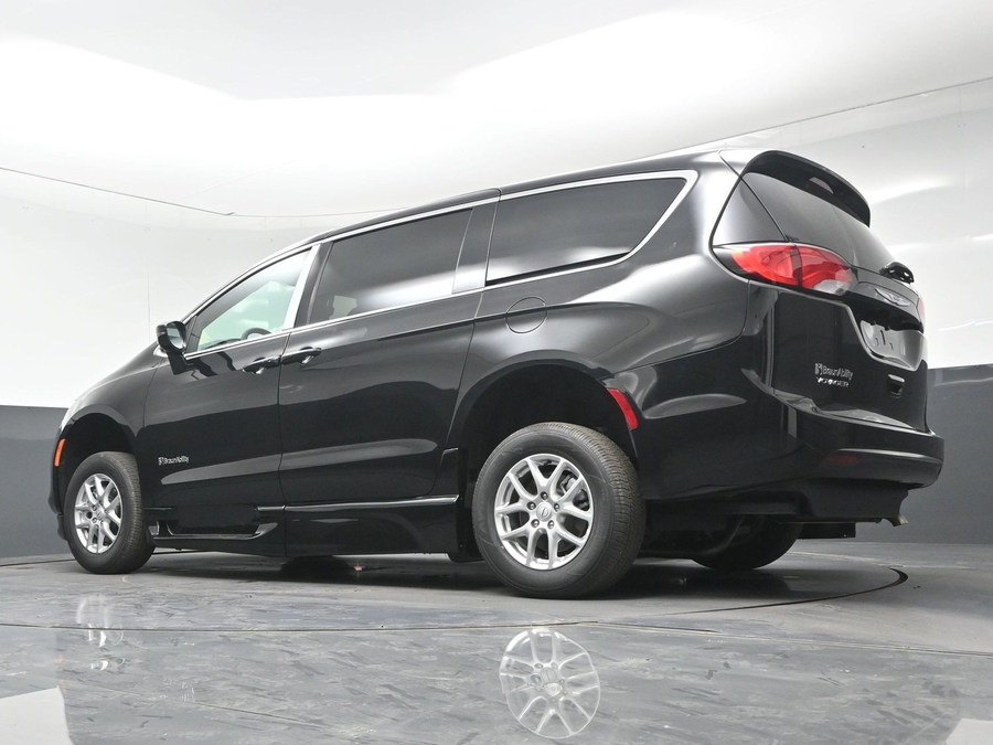 New 2026 Chrysler Voyager LX - BraunAbility Side Entry Fold Out Automatic Ramp
