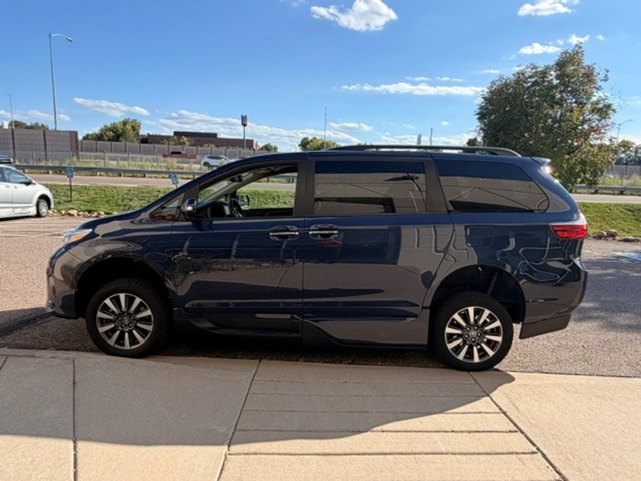 Used 2018 Toyota Sienna XLE - VMI Side Entry In Floor Automatic Ramp