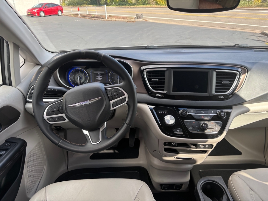 Used 2018 Chrysler Pacifica Touring L - BraunAbility Side Entry Fold Out Automatic Ramp