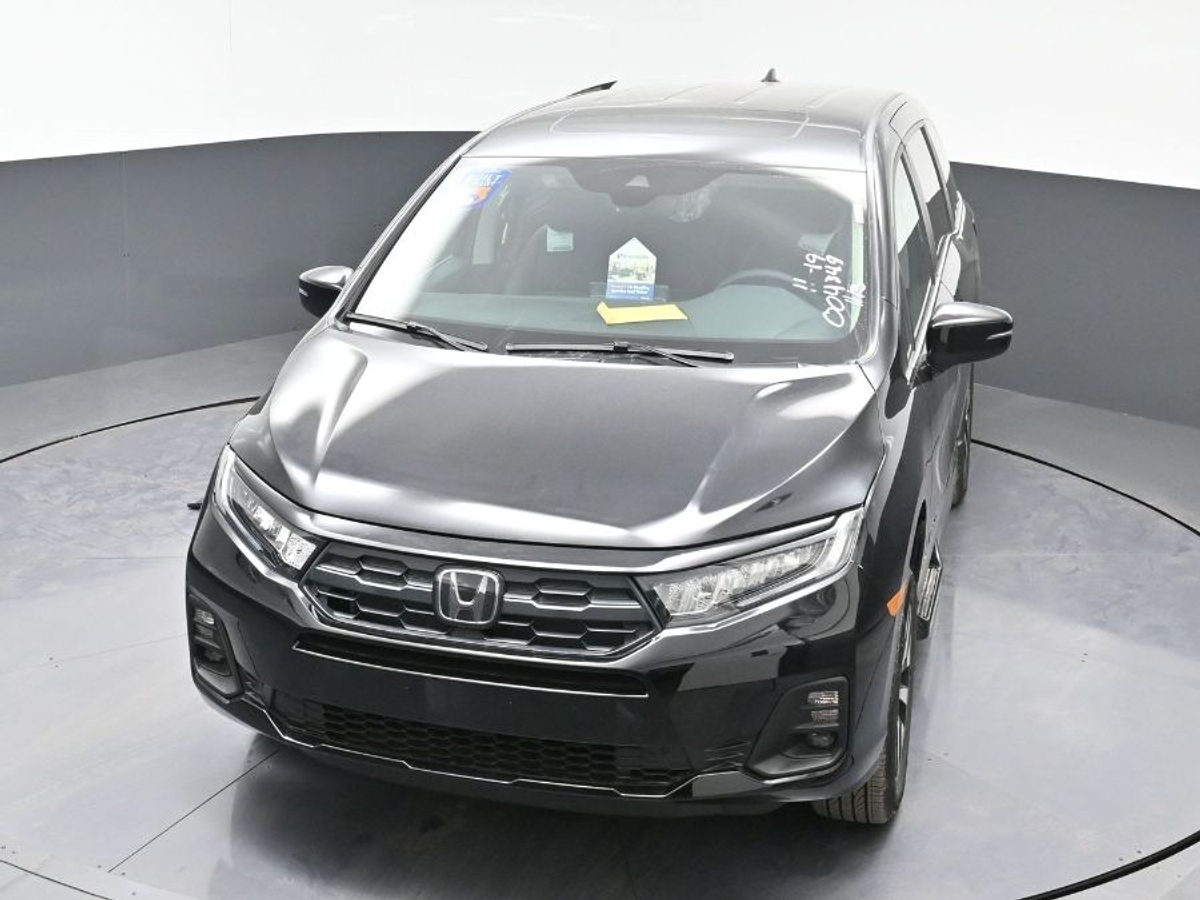Black Honda Odyssey image number 23