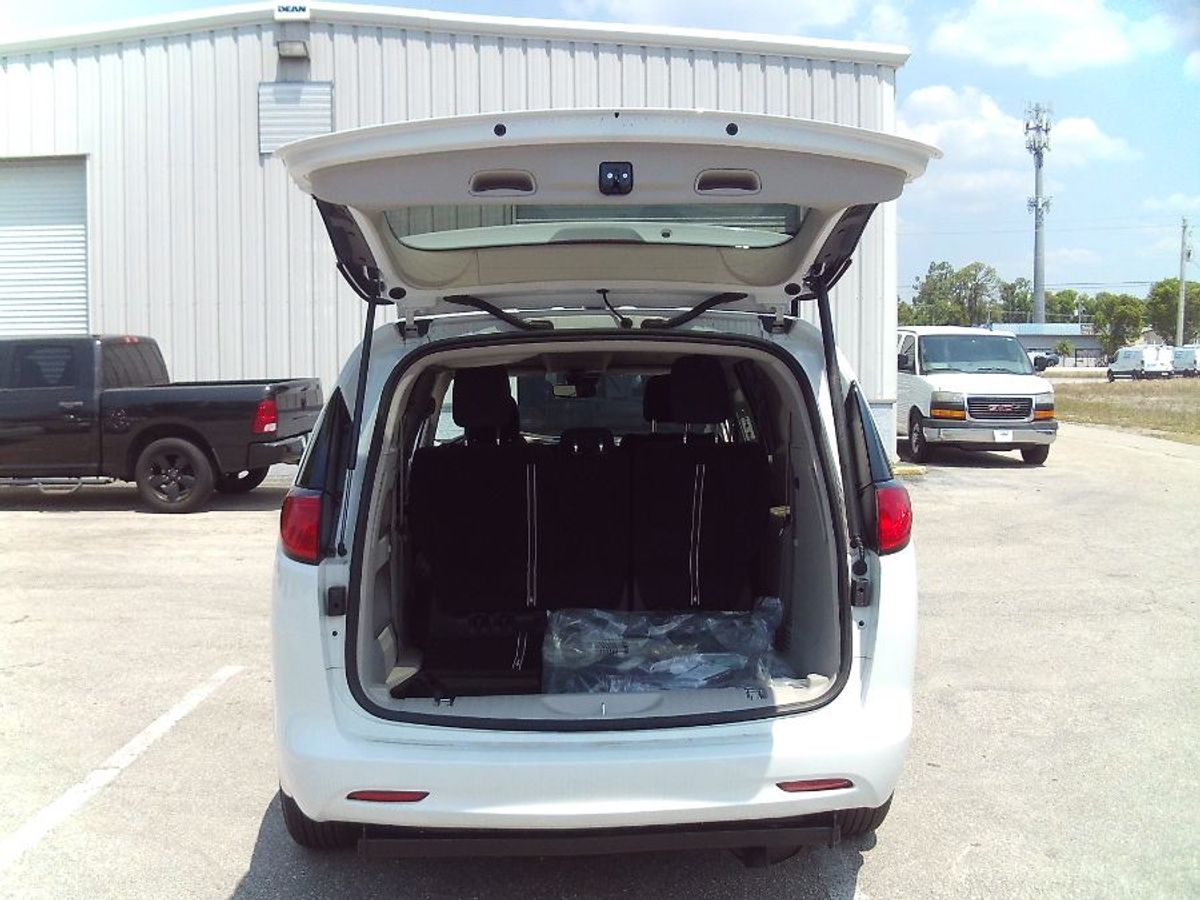 2024 CHRYSLER VOYAGER - Image 19