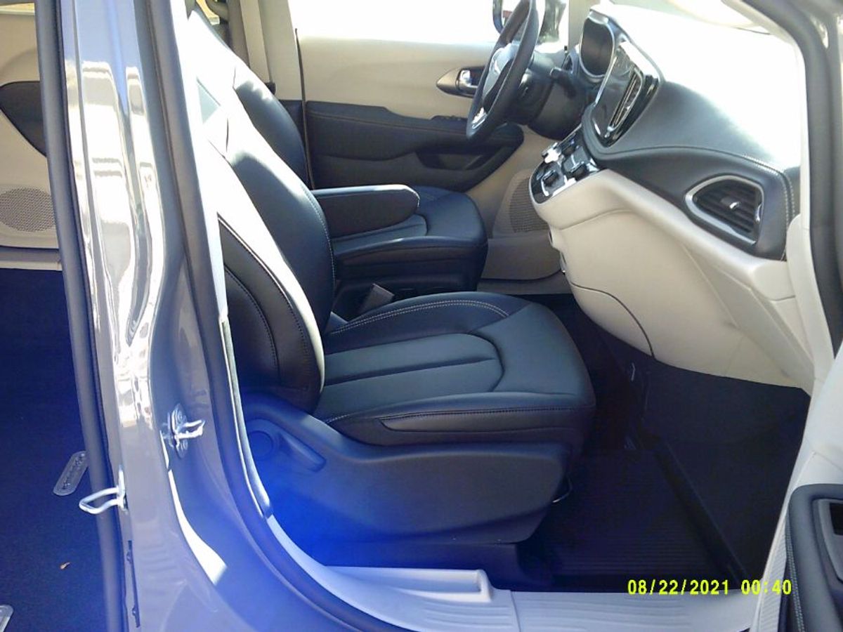 2024 CHRYSLER PACIFICA - Image 14