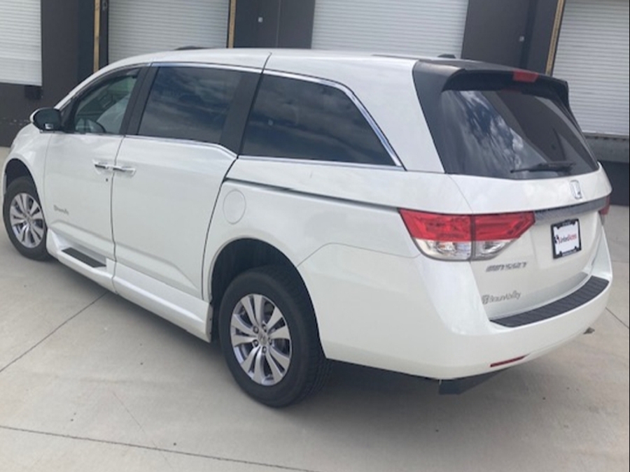 Used 2016 Honda Odyssey EX-L - BraunAbility Side Entry In Floor Automatic Ramp