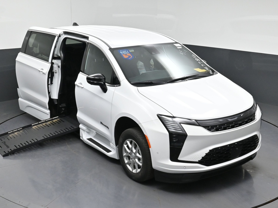 New 2027 Chrysler Pacifica Select Safety - BraunAbility Side Entry Fold Out Automatic Ramp