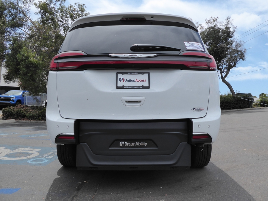 Used 2025 Chrysler Pacifica Select Safety - BraunAbility Rear Entry Fold Out Manual Ramp
