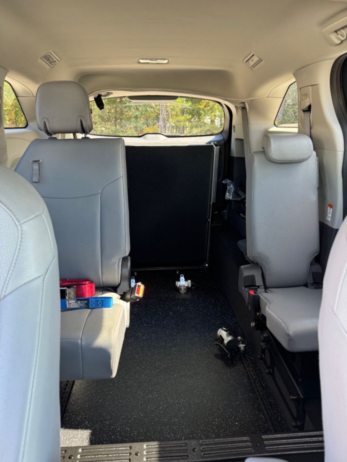 2024 TOYOTA SIENNA - Image 9