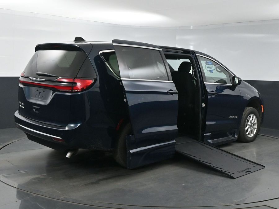 Used 2023 Chrysler Pacifica Touring - BraunAbility Side Entry Entry In Floor Automatic Ramp