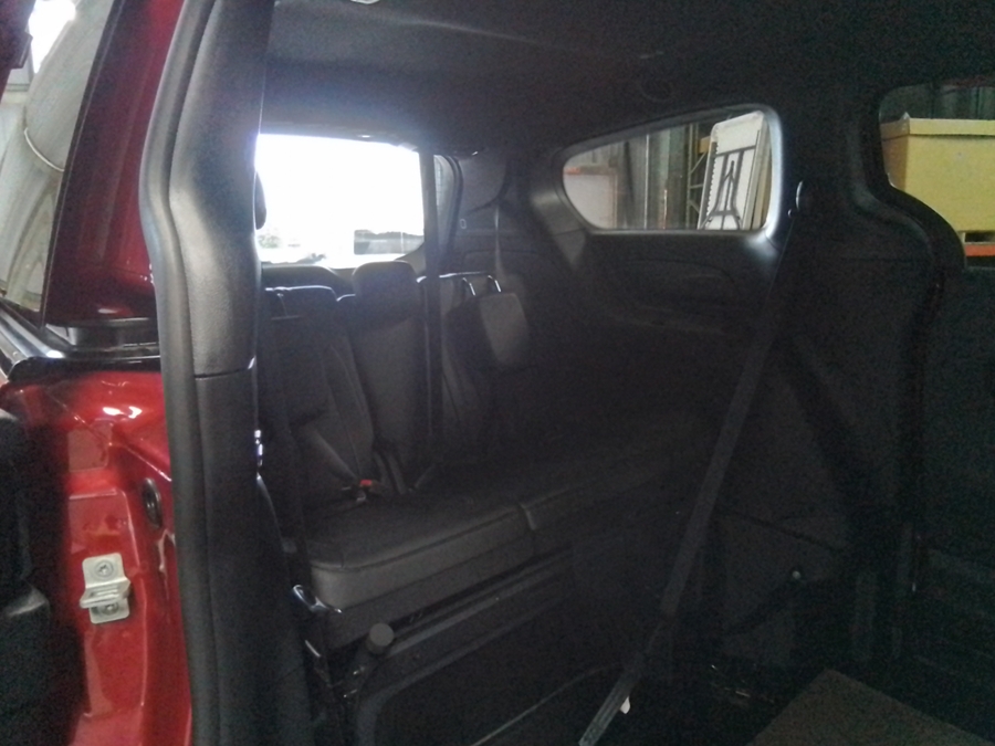 Red Chrysler Pacifica image number 39