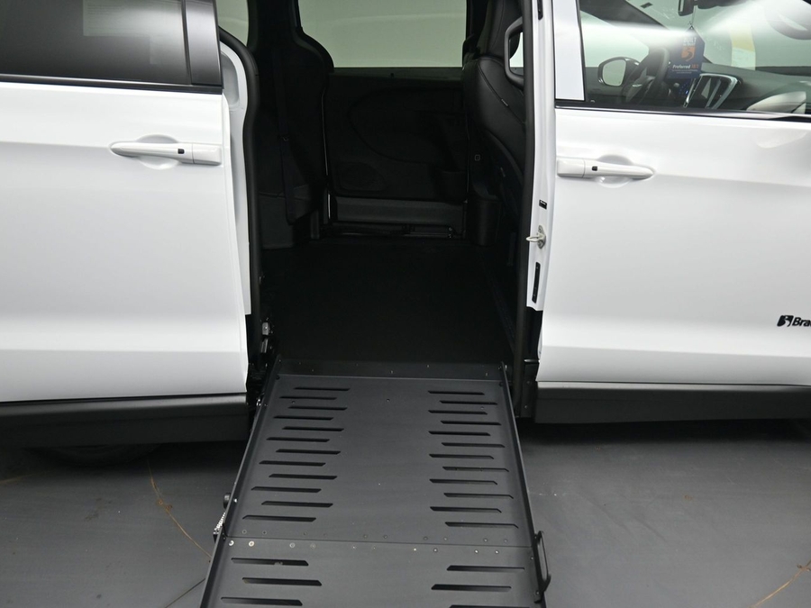 New 2026 Chrysler Pacifica Select Sport - BraunAbility Side Entry Fold Out Manual Ramp