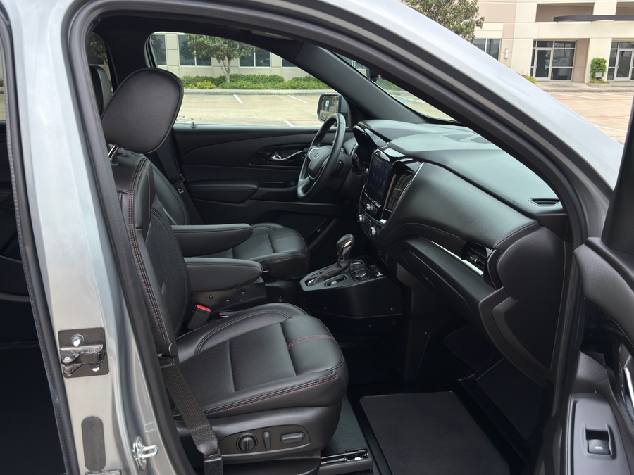 Used 2023 Chevrolet Traverse RS - BraunAbility Side Entry Entry In Floor Automatic Ramp