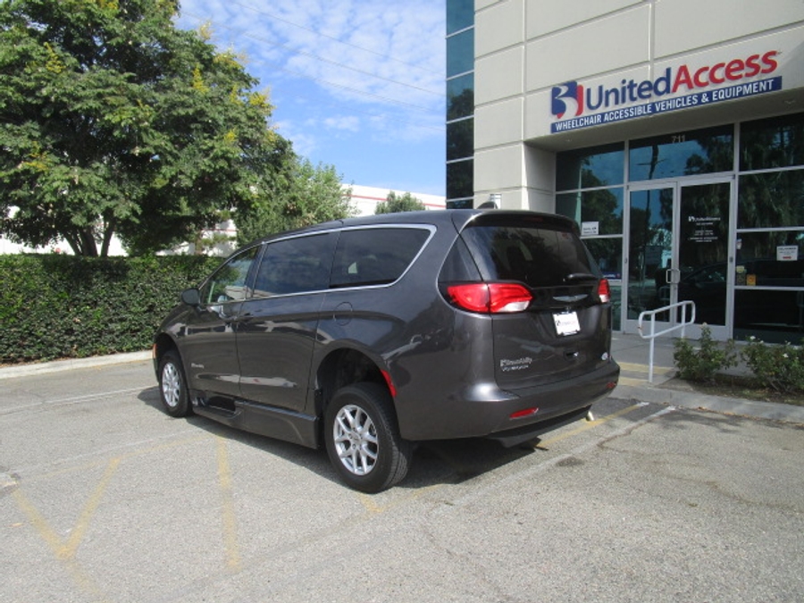 Used 2022 Chrysler Voyager LX - BraunAbility Side Entry Fold Out Automatic Ramp