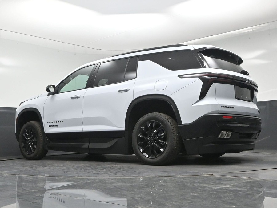 New 2026 Chevrolet Traverse 1LT Midnight - BraunAbility Side Entry In Floor Automatic Ramp