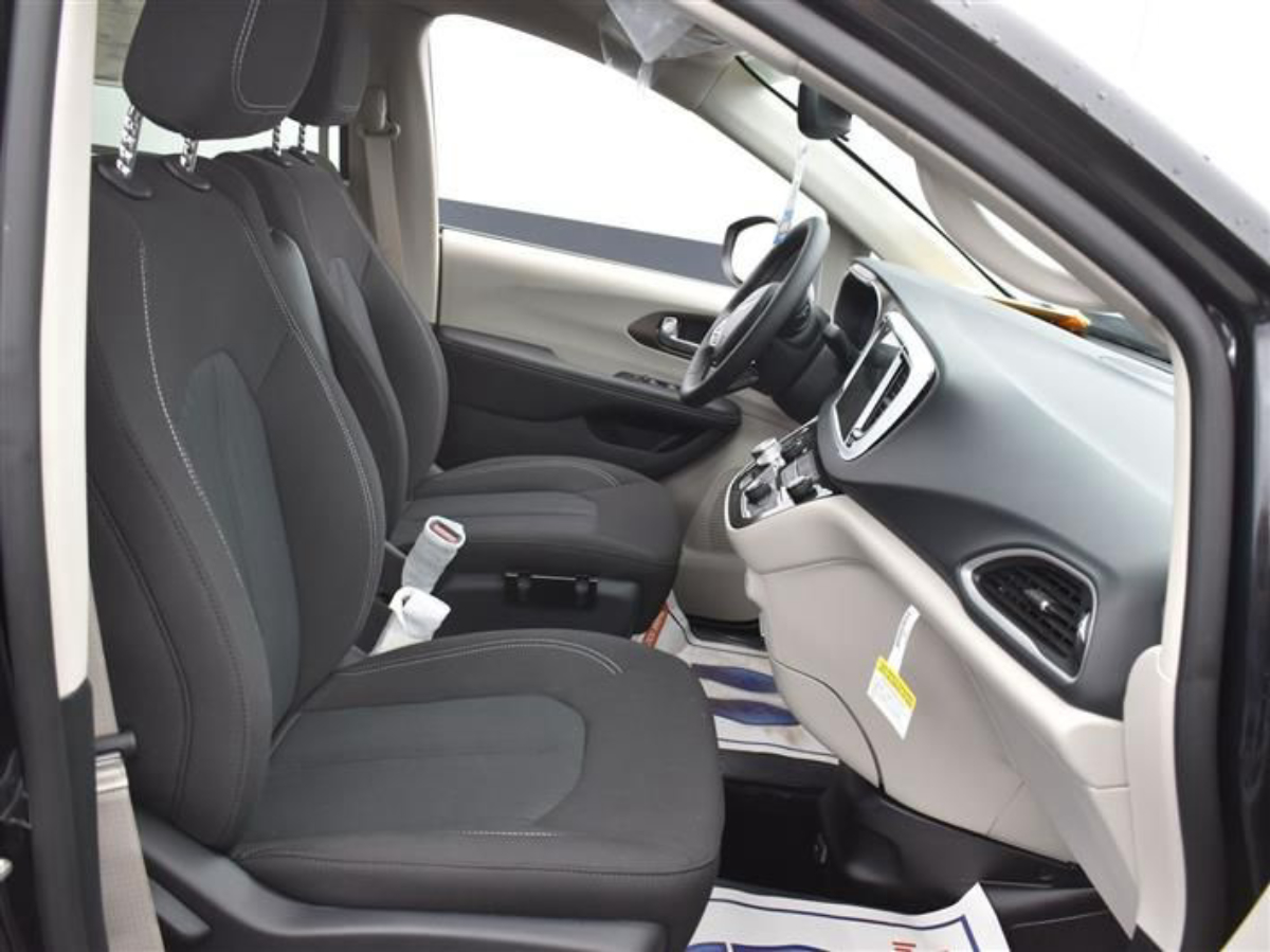 2023 CHRYSLER VOYAGER - Image 9