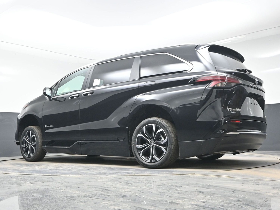 New 2025 Toyota Sienna Hybrid Platinum - BraunAbility Side Entry Entry In Floor Automatic Ramp