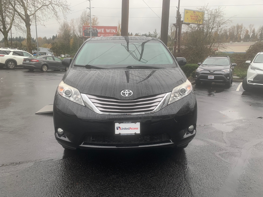 Used 2017 Toyota Sienna XLE Base - VMI Side Entry Entry In Floor Automatic Ramp