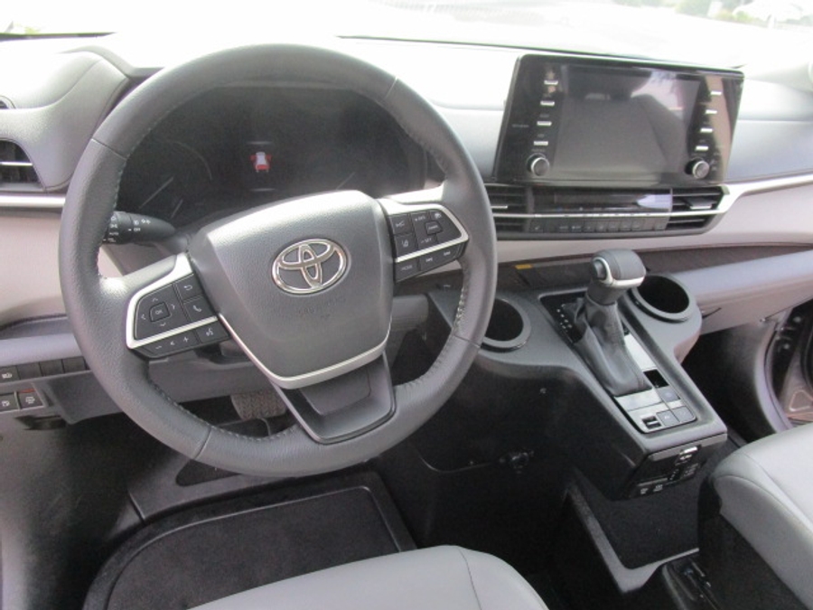 Used 2023 Toyota Sienna Hybrid XLE Base - BraunAbility Side Entry Entry In Floor Automatic Ramp