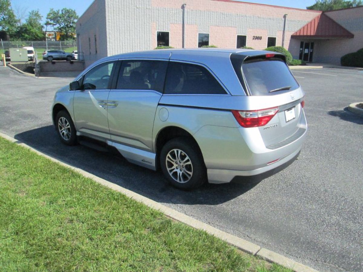  Honda Odyssey image number 3