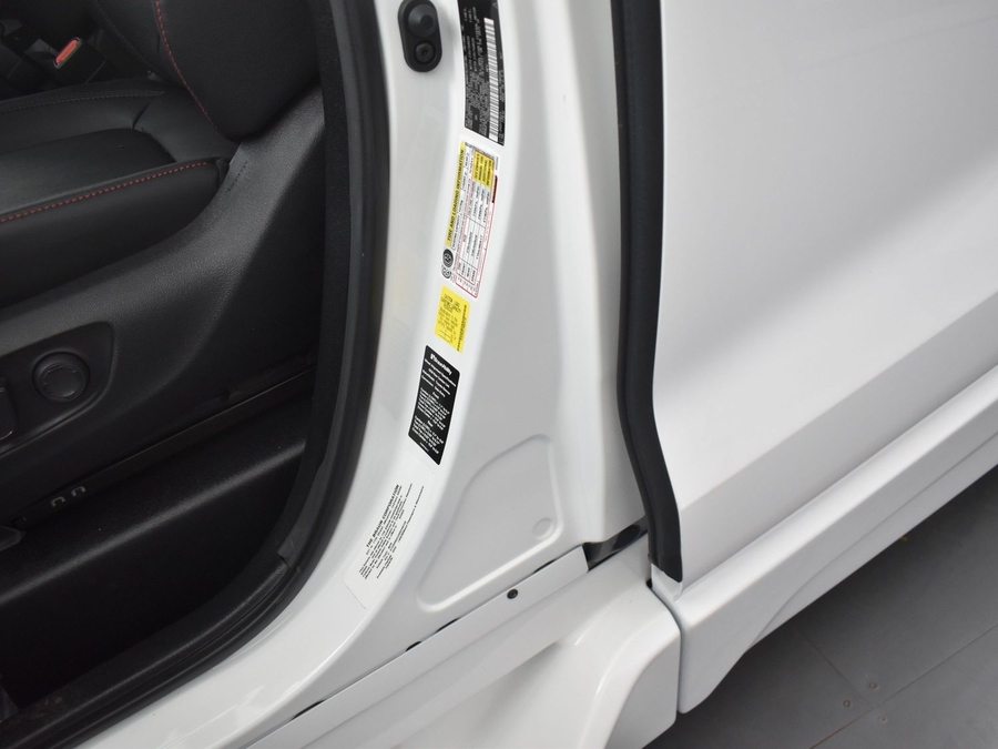 New 2025 Toyota Sienna Hybrid XSE Sport - BraunAbility Side Entry Entry Fold Out Automatic Ramp