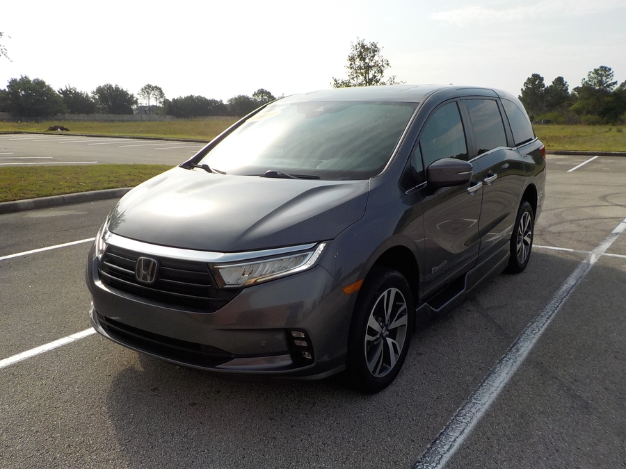 Grey Honda Odyssey image number 3