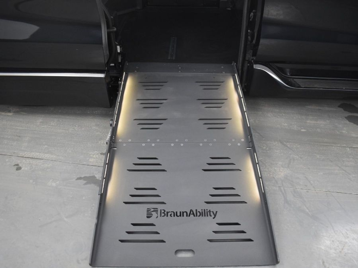 2025 TOYOTA SIENNA - Image 11