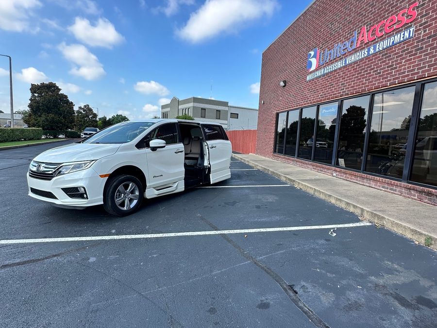 Used 2019 Honda Odyssey EX - BraunAbility Side Entry Entry In Floor Automatic Ramp