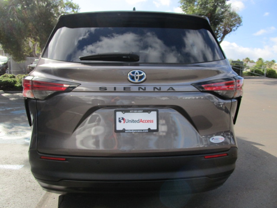 Used 2021 Toyota Sienna Hybrid XLE Base - BraunAbility Side Entry Entry Fold Out Automatic Ramp