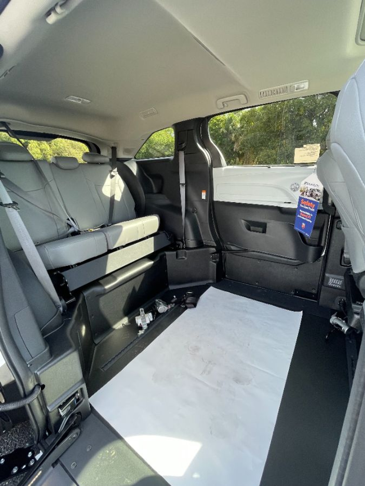 2025 TOYOTA SIENNA - Image 16