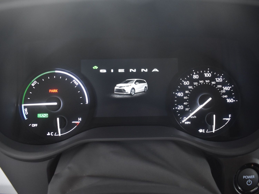 New 2025 Toyota Sienna Hybrid XLE Base - BraunAbility Side Entry Entry In Floor Automatic Ramp