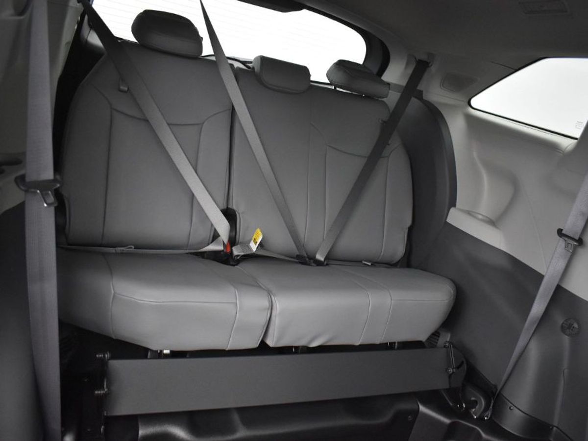 Black Toyota Sienna image number 3