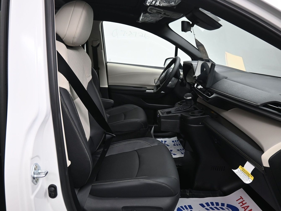 New 2026 Toyota Sienna Hybrid Limited - BraunAbility Side Entry Fold Out Automatic Ramp
