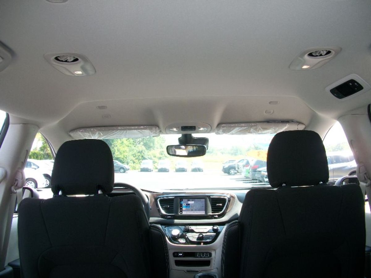 2023 CHRYSLER VOYAGER - Image 15